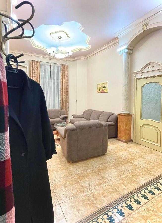 Apartamento Great One Bed Right Near Opera House Kiev Exterior foto