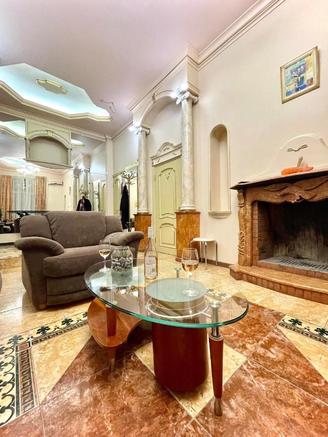 Apartamento Great One Bed Right Near Opera House Kiev Exterior foto