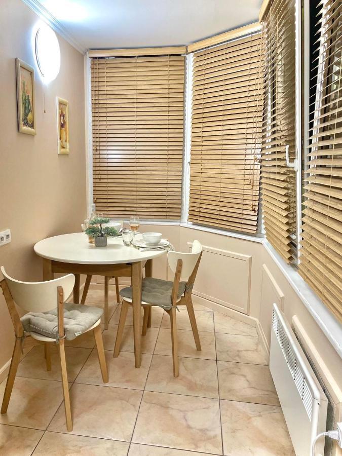 Apartamento Great One Bed Right Near Opera House Kiev Exterior foto
